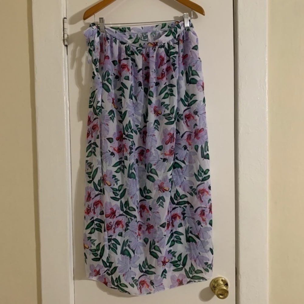White Floral‎ Swim Coverup Size Medium - Picture 8 of 9